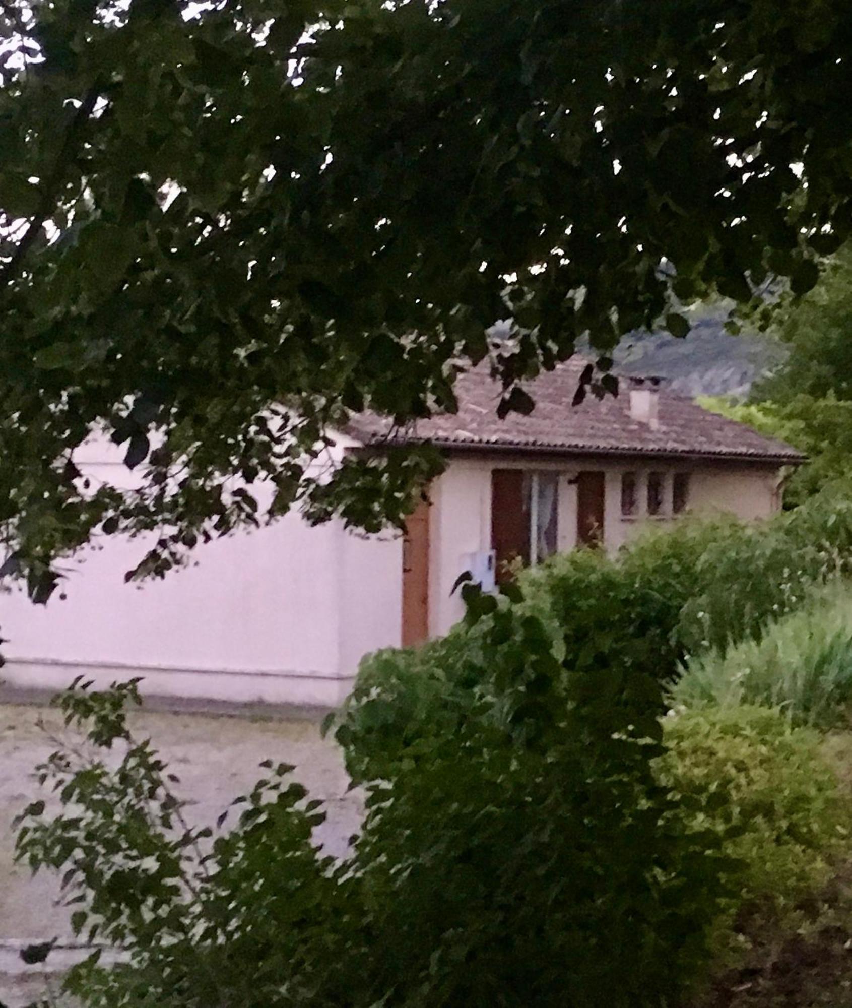 maison aux massots Les Assions Extérieur photo